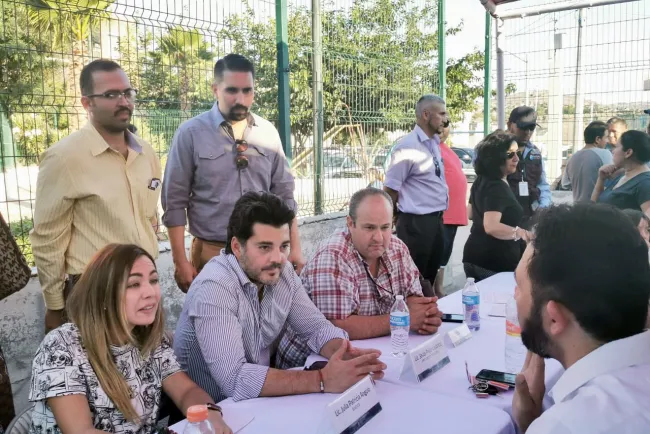 Atiende Alcalde a vecinos