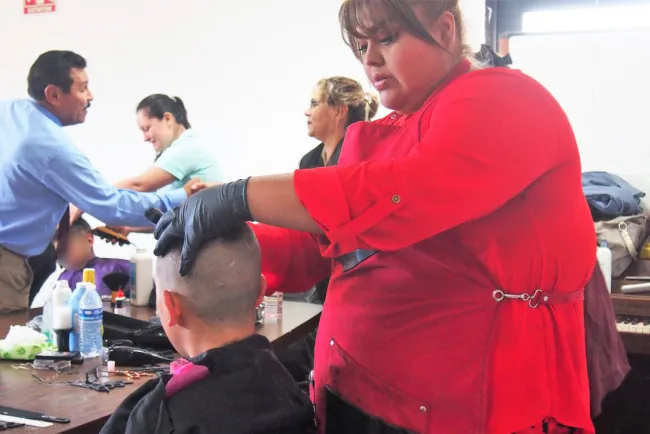 Atienden a niños de Albergue Infantil