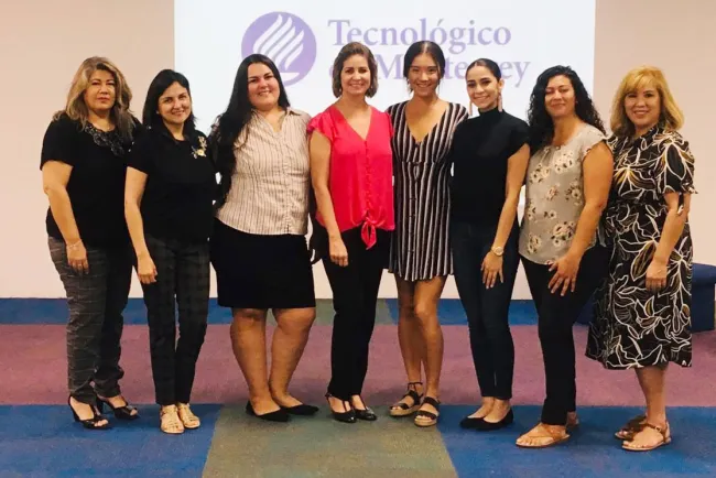 Reconocen trabajo a favor de las mujeres