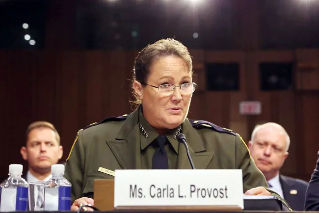 Exponen racismo de agentes