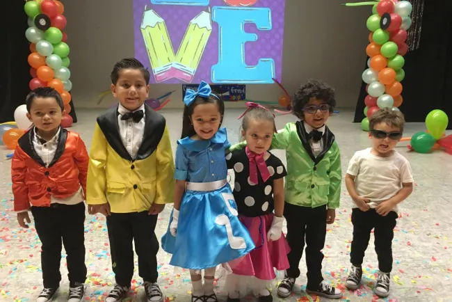 Alumnos de Kinder Malu se gradúan