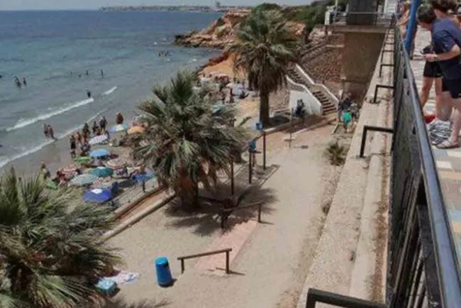 Mueren dos turistas al caer de precipicio; querían una selfie