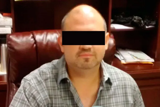 Vinculan a proceso a extesorero