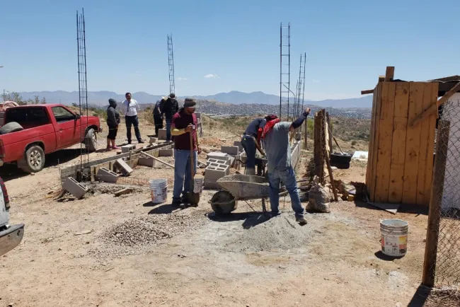 Construyen vivienda a familia vulnerable