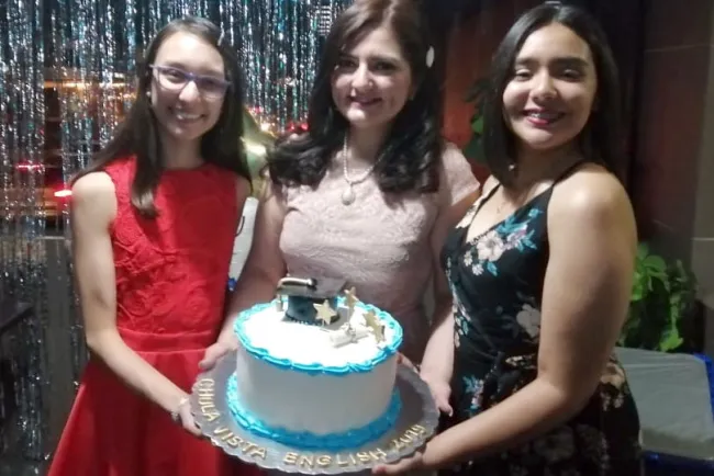 Concluyen Escuela de Inglés con éxito