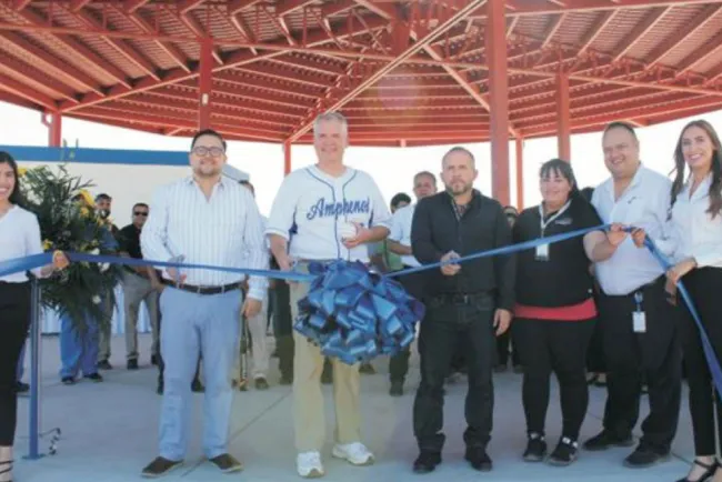 Amphenol Optimize, inaugura campo de softbol