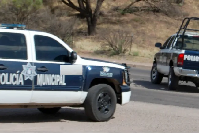 Chocan patrulla en el bulevar El Greco