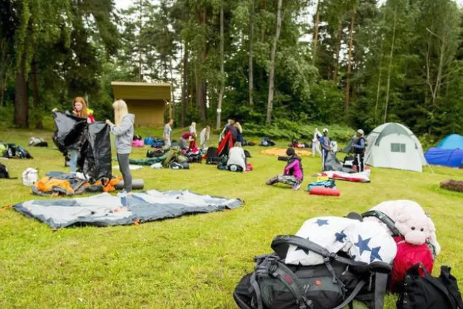 Rechazan en campamento a niño transgénero en Arizona