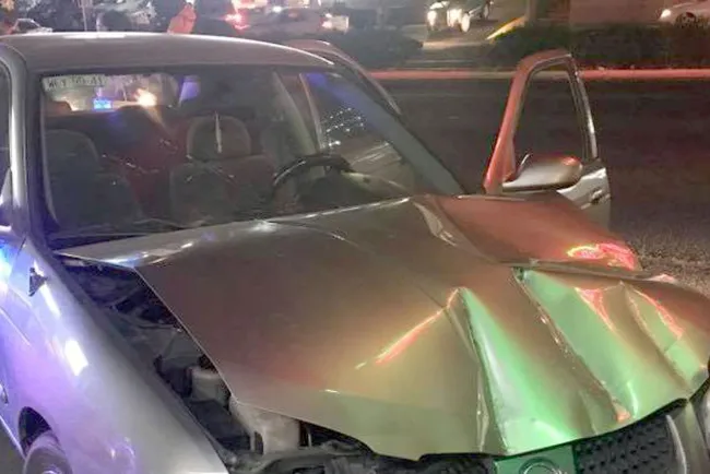 Resulta mujer lesionada en accidente vehicular