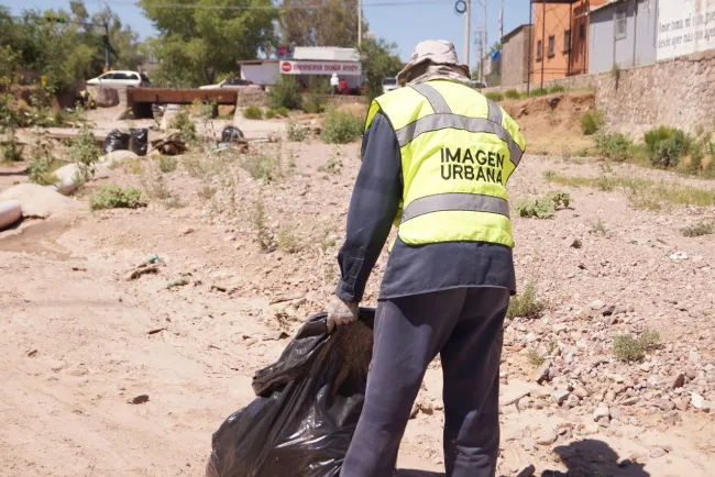 Mantienen trabajos de limpieza en los arroyos