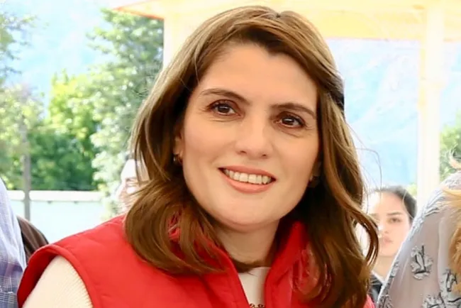 Llaman a realizar trámites de becas