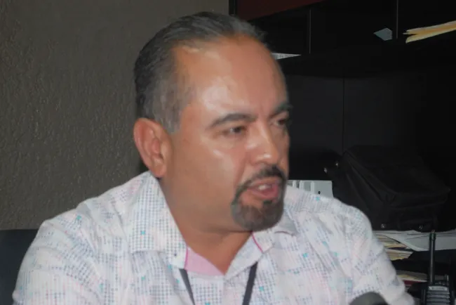 Utilizan maquinaria pesada para limpieza de las calles