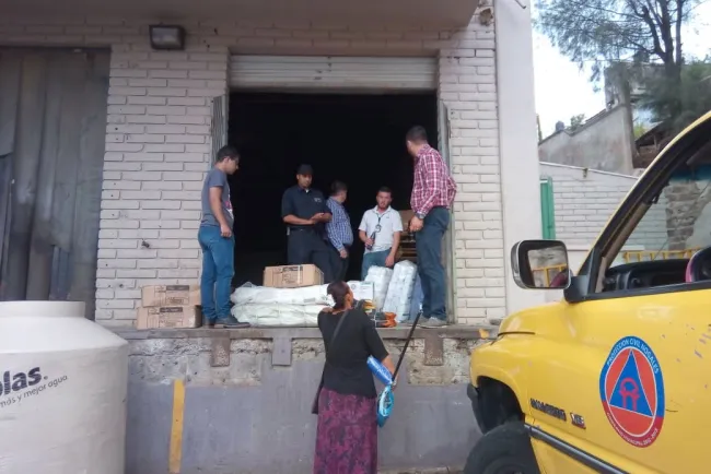 Entregan apoyo a  cuerpos de rescate