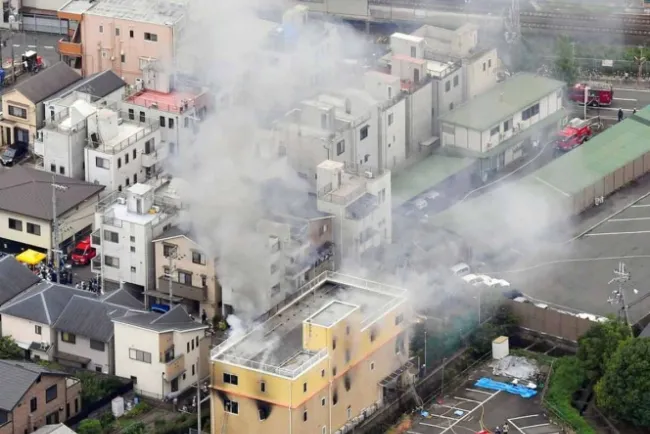  Plagio de novela motivo de incendio de estudios en Japón y muerte de 33