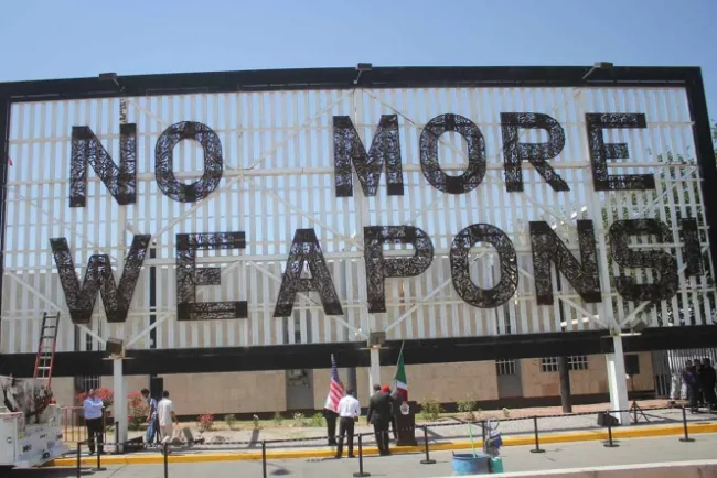 Alistan México y EU operativos contra el tráfico de armas