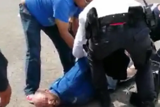 Desquiciado mata a repartidor y apuñala a 2 meseras en Jalisco