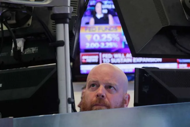 La Fed baja los tipos de interés en EU ante debilidad global