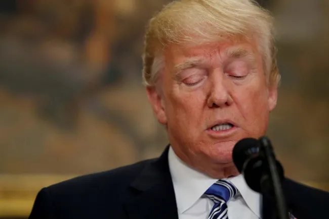 Candidato de Trump a jefe de Inteligencia se baja de contienda