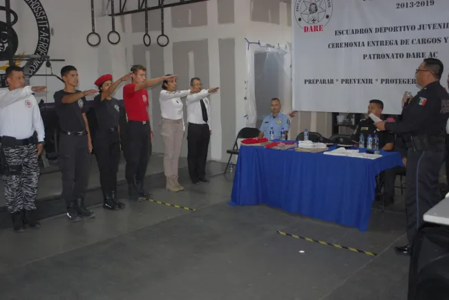 Reciben ascensos Cadetes DARE