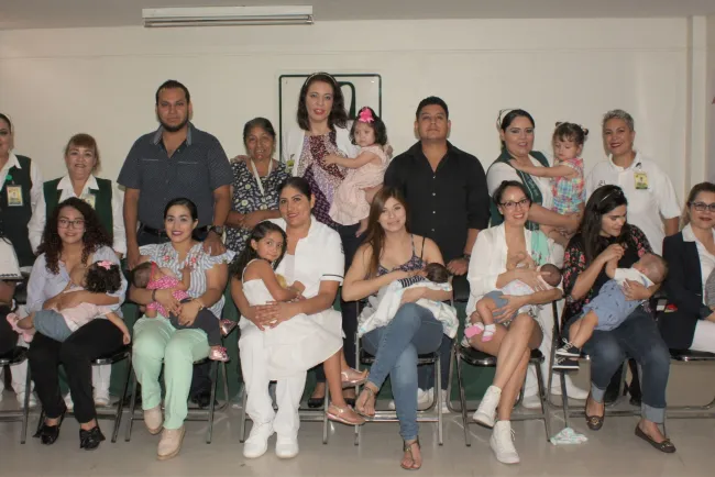 Promueven la lactancia materna