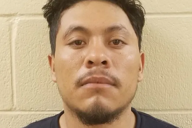 Arrestan a ilegal delincuente sexual