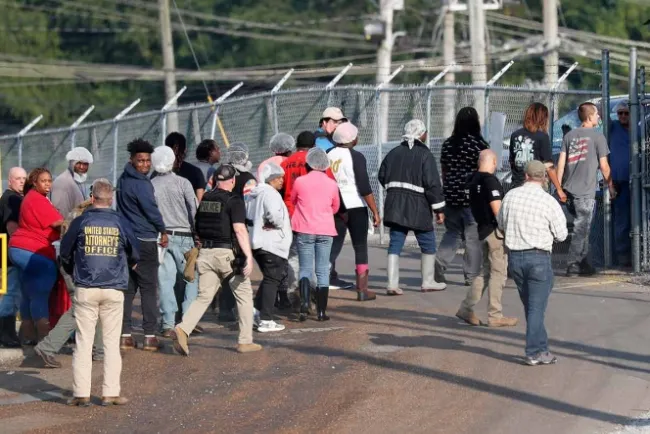 SRE solicita lista de mexicanos detenidos en redada de Misisipi