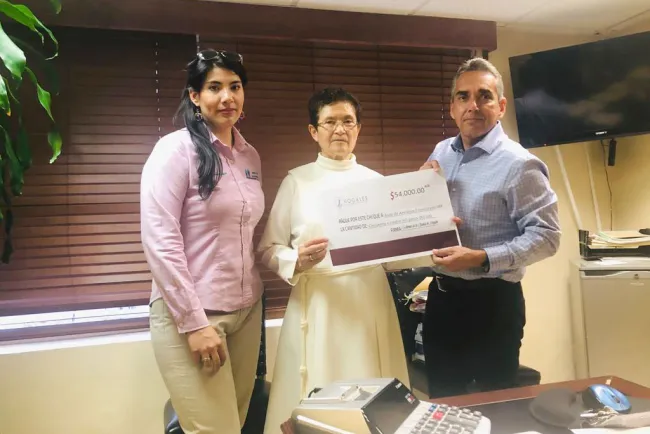 Entregan donativo a Asilo de Ancianos