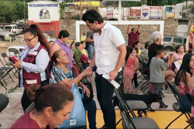 Atiende Alcalde Pujol a vecinos