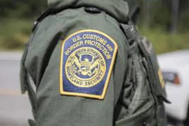 Rescatan a persona en el Río Colorado