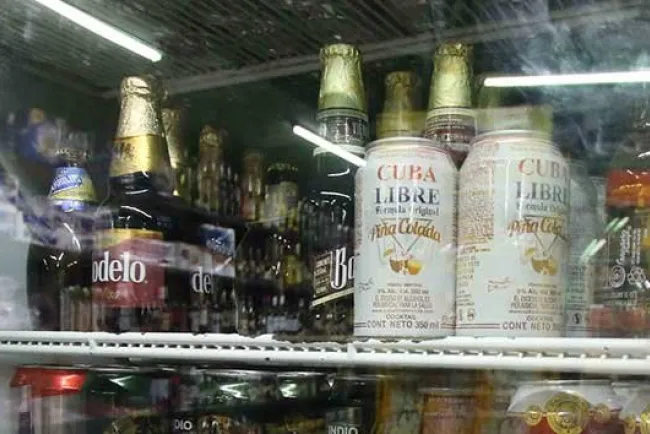 Propone Morena subir impuestos al alcohol y tabaco