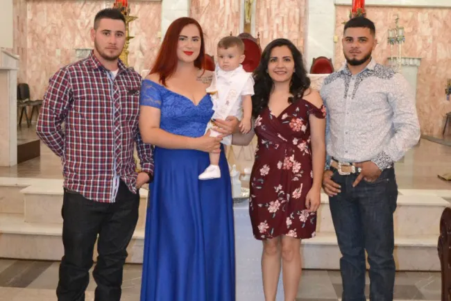 Oscar Martín recibe primer sacramento