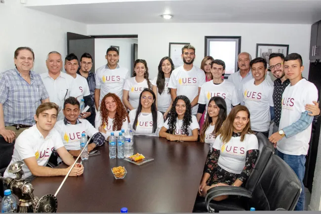 Reciben a estudiantes extranjeros