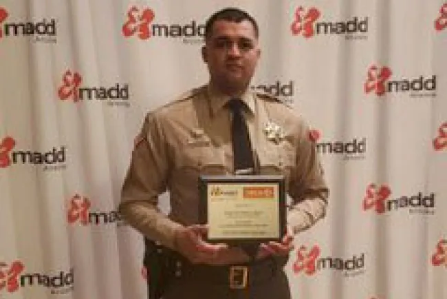 Reconocen a agente del Sheriffato