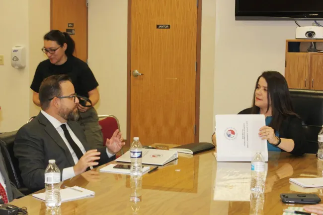 Intercambian programas para la  reinserción social