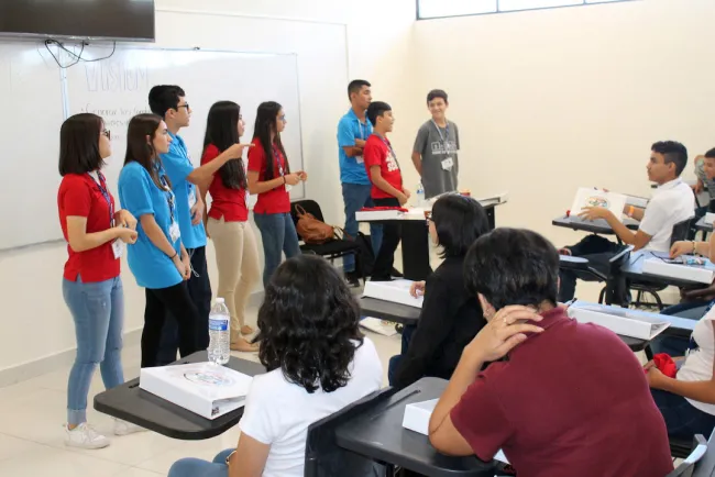 Instruyen a Embajadores de la Ciencia