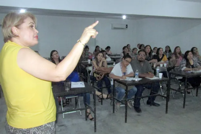 Capacitan en Derechos Humanos