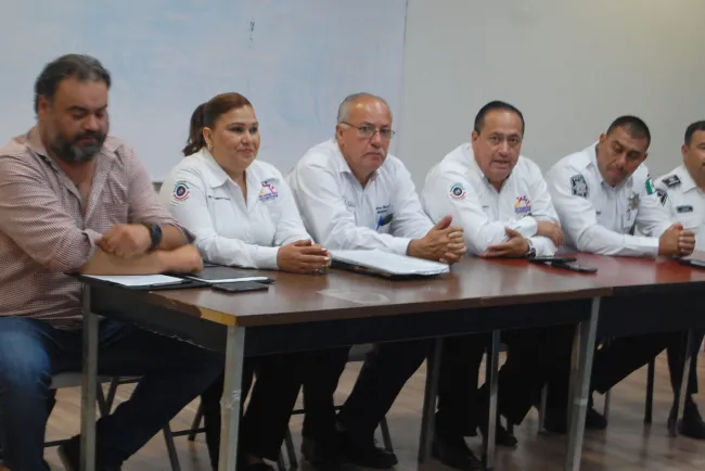 Insisten en mejorar el servicio de taxis