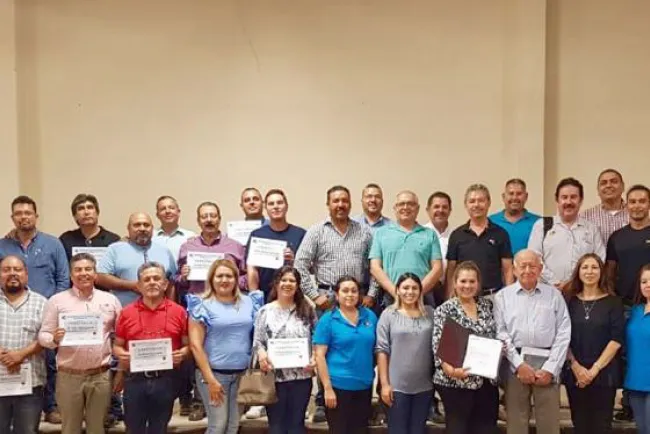 Mantienen ingenieros capacitación