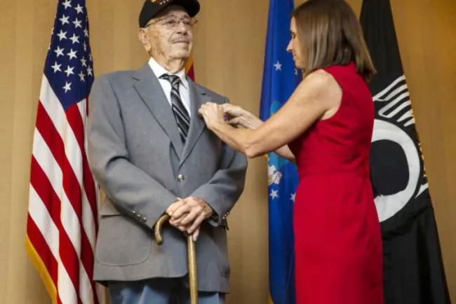 Recibe nogalense Medalla Púrpura