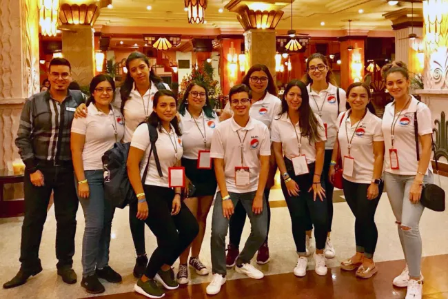 Participan en Congreso Internacional Delfín