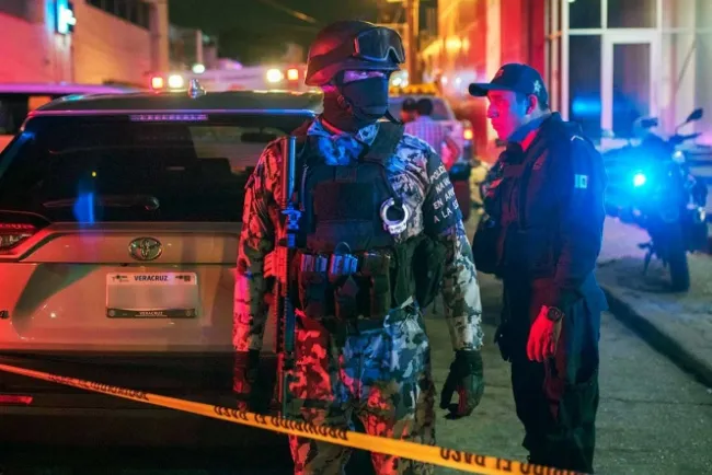 Van contra los que liberaron a atacantes de bar en Veracruz