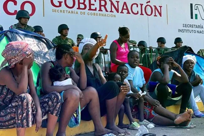 ‘Gobierno vulnera y horroriza’; acusan hostigamiento a migrantes