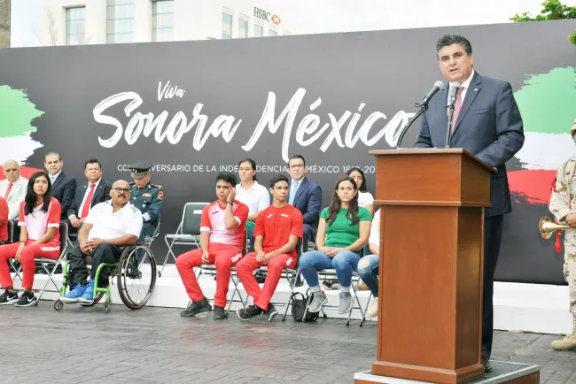 Inicia Mes de la Patria con honores a héroes mexicanos