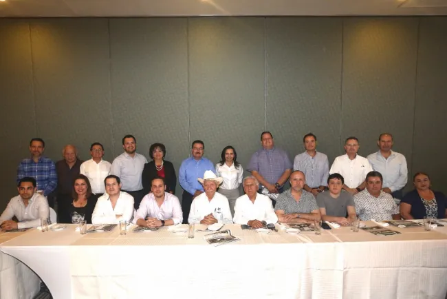 Presentan a SEC primer Patronato del internado “Coronel J. Cruz Gálvez”