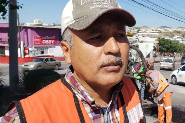 Dan mantenimiento a calles de la ciudad