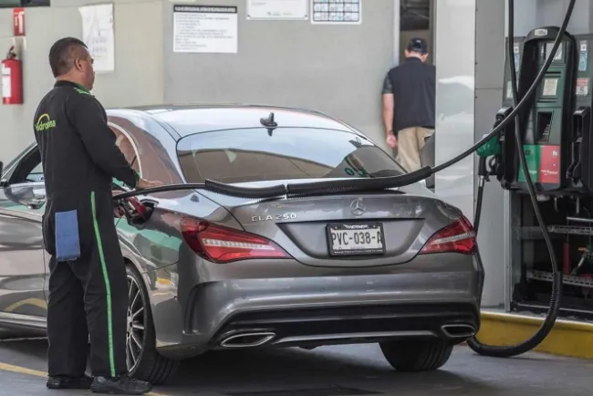 A partir del sábado sube IEPS de gasolina Magna y Diésel