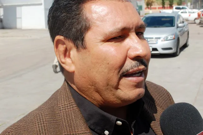 Reciben familias cemento