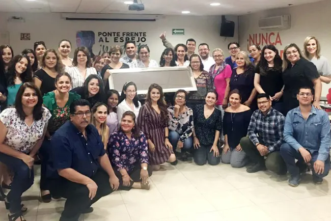 Continúa capacitación “Ponte frente al espejo”