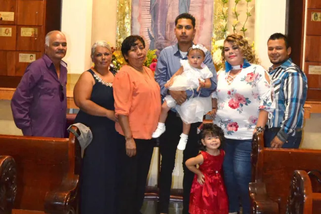 Aitana Daniela Recibe el Primer Sacramento