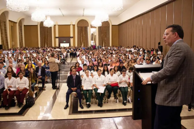 Orientan a jóvenes sobre el suicidio